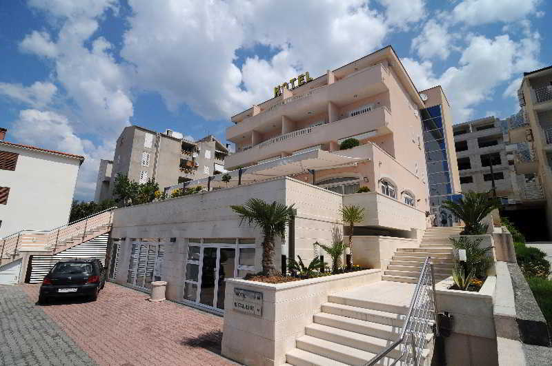 Rosina Hotel
